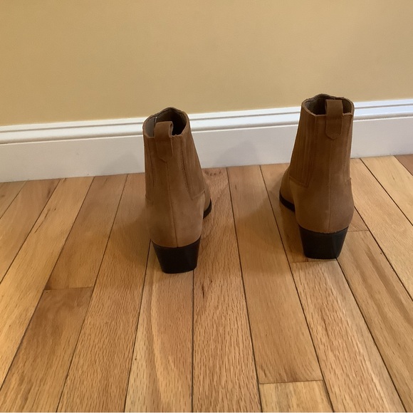 Marc Fisher booties. Real suede, color dark natural - Picture 4 of 5